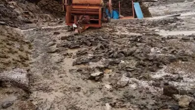 Kars'ta sel ev, ahır ve tarım aletlerine zarar verdi