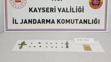 Arama yapılan araçtan çok sayıda tarihi eser çıktı