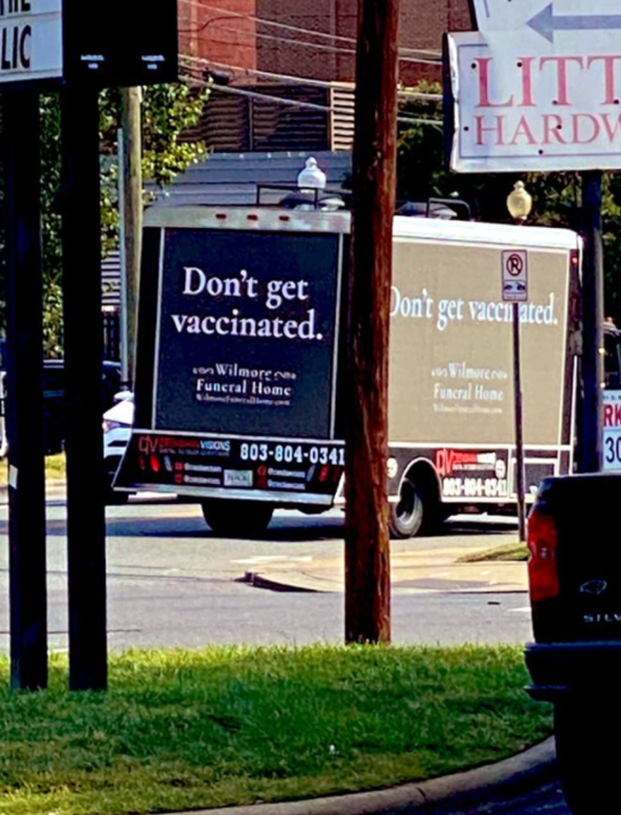 ABD'de cenaze evinden net reklam mesajı: Aşı olmayın 1