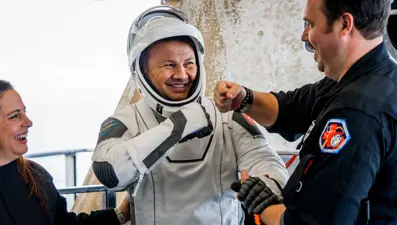 Dünya'ya dönen Alper Gezeravcı'dan paylaşım: Merhaba Dünya! Ben geldim