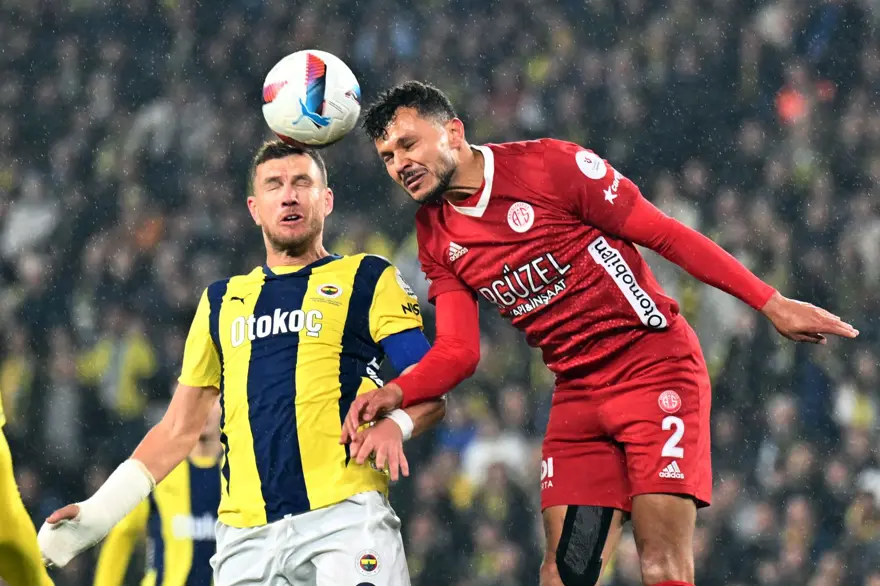 Jose Mourinho 2 futbolcunun biletini kesti: Yeni sezonda olmayacaklar 1