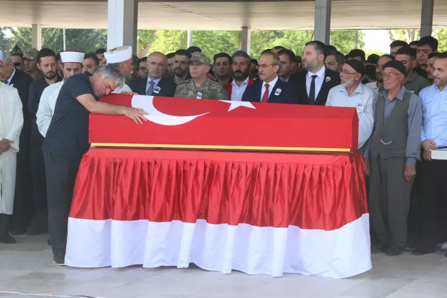 Şehitlerin yarım kalan öyküleri: Türkiye şehitlerini uğurladı 26