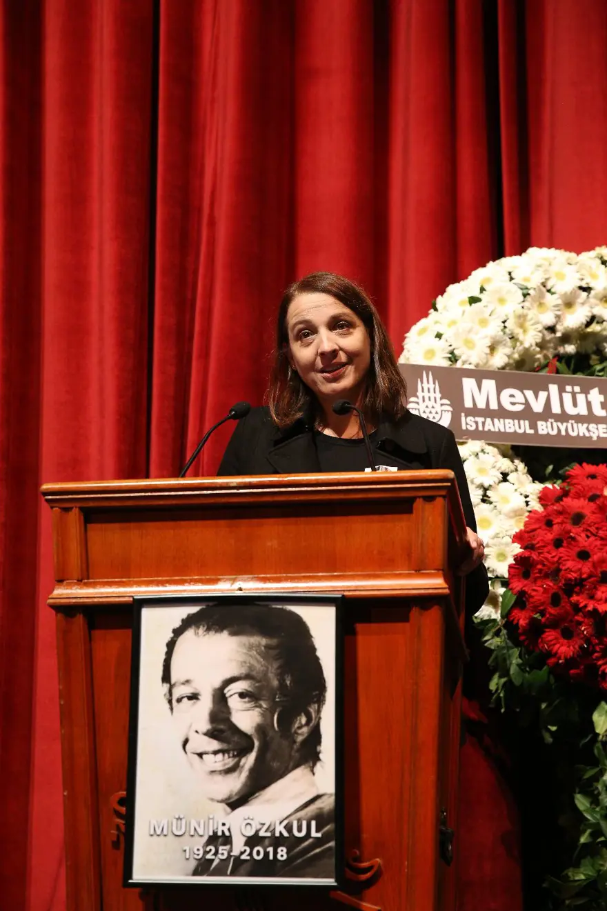 Münir Özkul son yolculuğuna uğurlandı 28 Münir Özkul son yolculuğuna uğurlandı 28