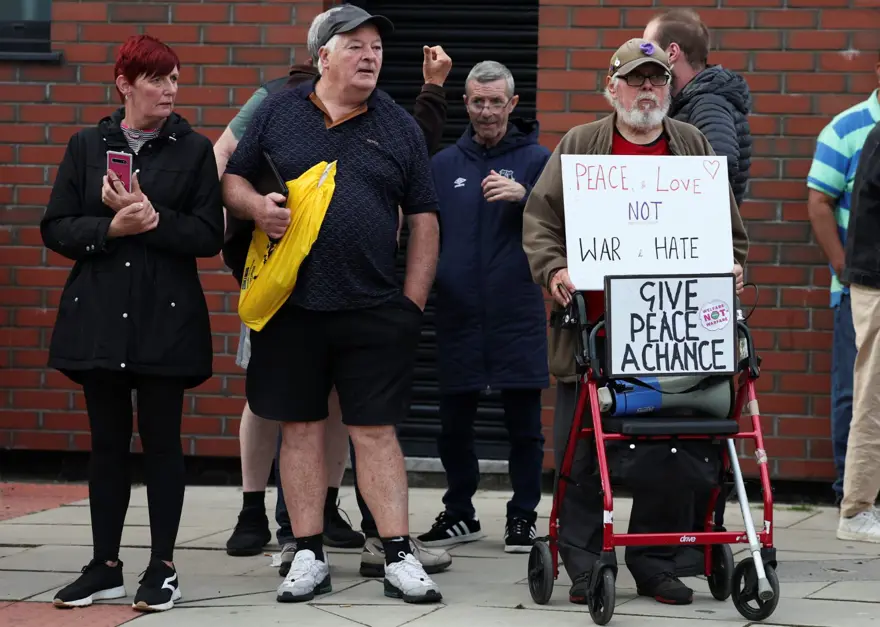 "MÜLTECİLER HOŞ GELDİNİZ" 3 "MÜLTECİLER HOŞ GELDİNİZ" 3