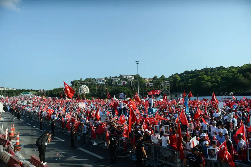 Köprüde Milli Birlik Yürüyüşü 44 Köprüde Milli Birlik Yürüyüşü 44