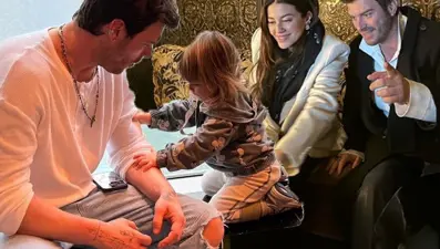 Kıvanç Tatlıtuğ'dan oğlu Kurt Efe ile yeni kare