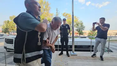 Güpegündüz ellerinde kazma, define aramaya çıkmışlar