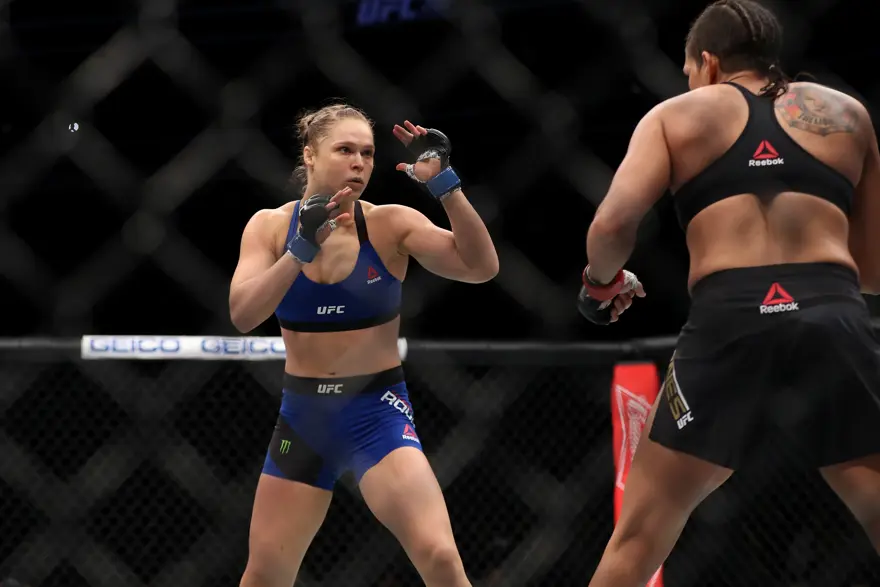 Eski şampiyon Rousey 48 saniyede nakavt oldu 