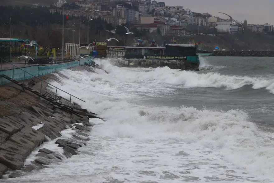 Marmara Denizi'nde ulaşıma poyraz engeli 6 Marmara Denizi'nde ulaşıma poyraz engeli 6