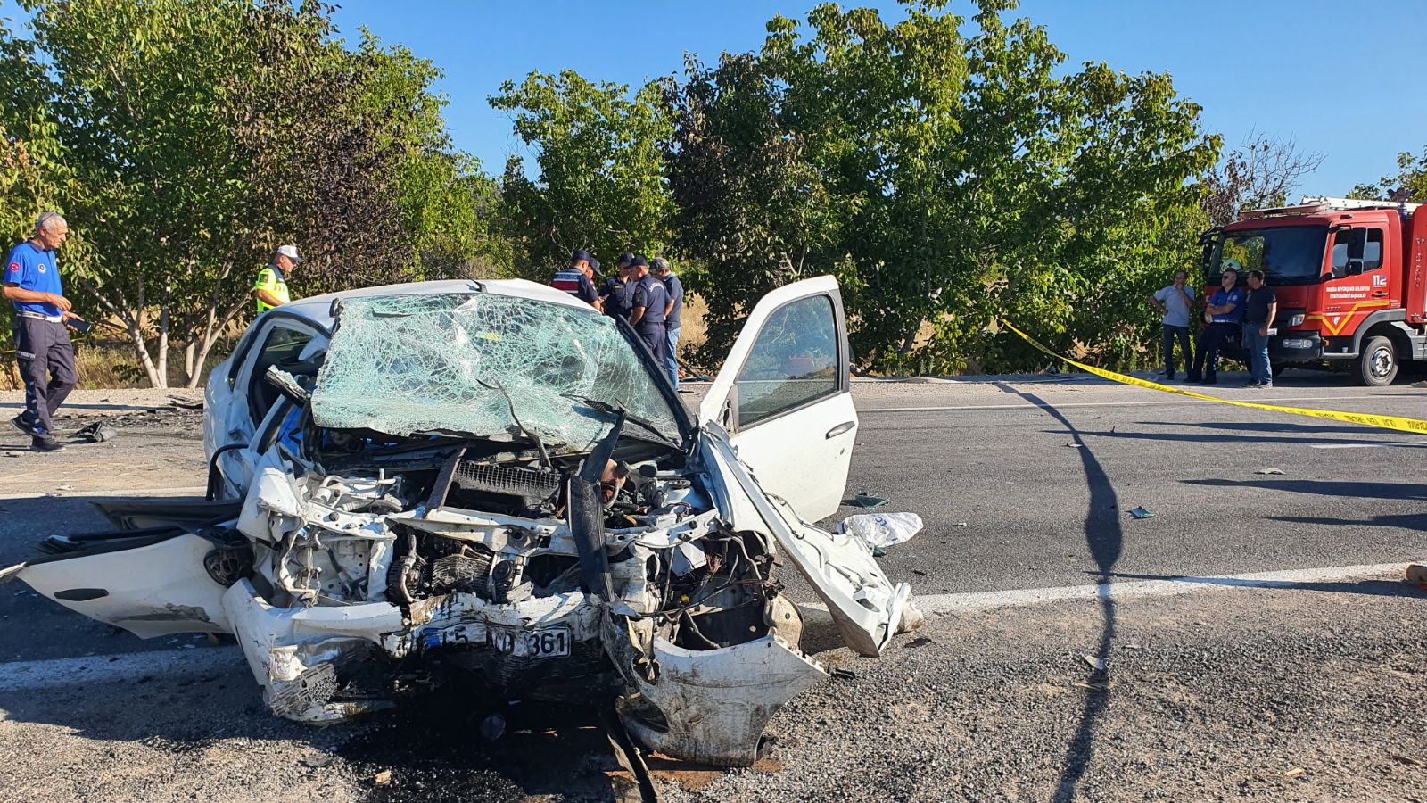 Manisa'da trafik kazası: 3 ölü, 2 yaralı