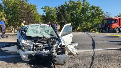 Manisa'da trafik kazası: 3 ölü, 2 yaralı