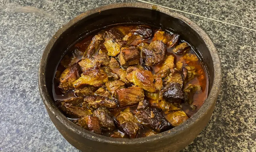 Erkeç etinin fırında 6 saatte lokuma dönüştüğü lezzet: Tavşanlı güveci 5