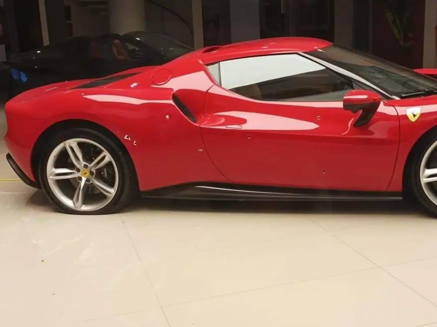 Beşiktaş'ta oto galeriye silahlı saldırı 1