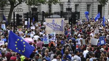Brexit: İngiltere'de Johnson'a öfke büyüyor