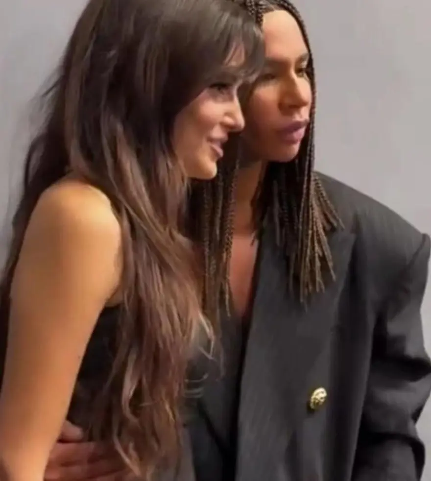 Hande Erçel'in Paris stili çok beğenildi! Ünlü oyuncu moda haftasına damga vurdu 2