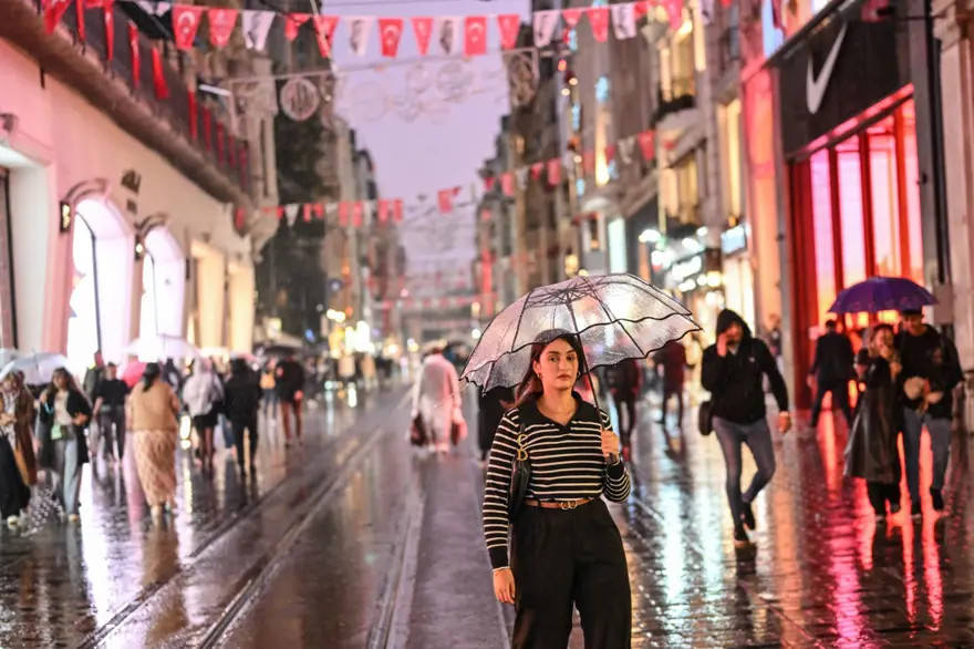 İstanbul'da sağanak hayatı olumsuz etkiledi 22