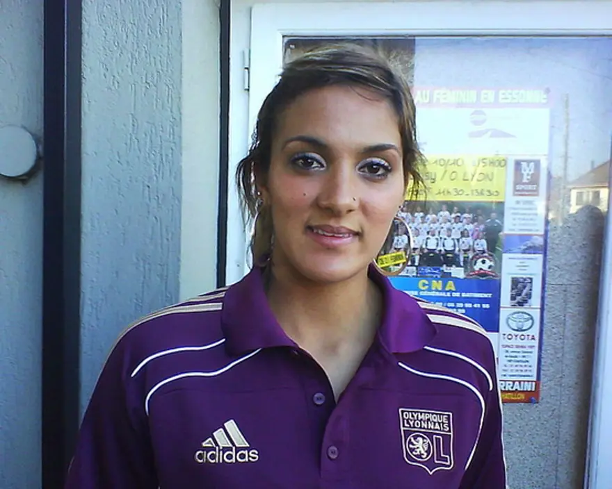 Louisa Necib 4