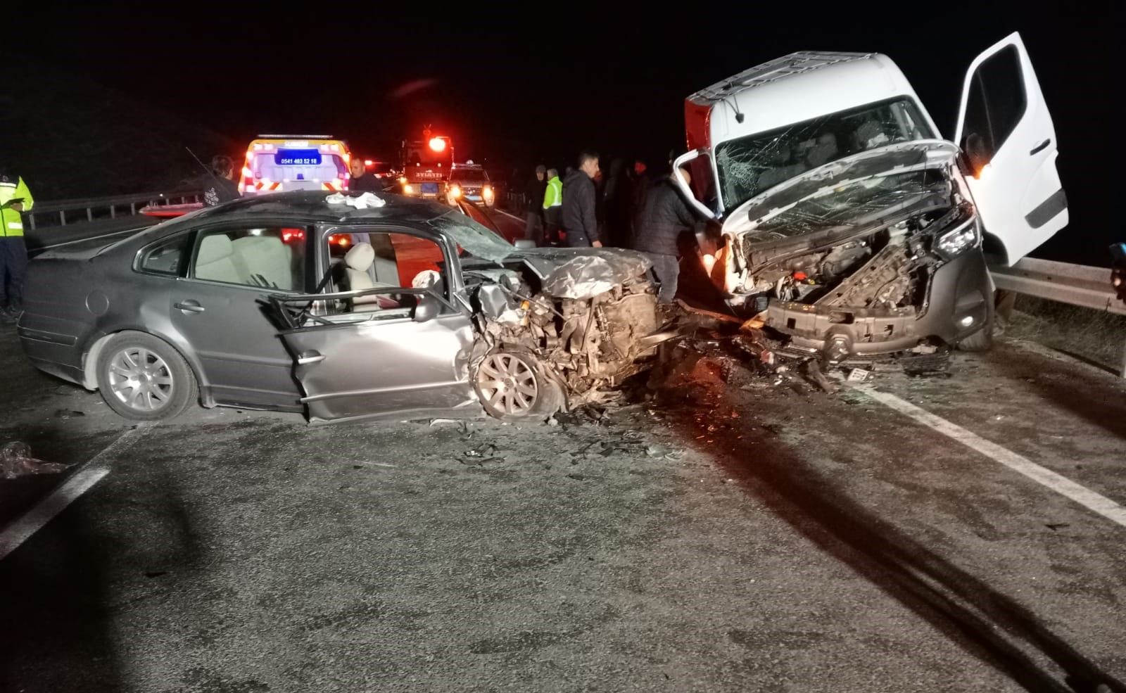 Yozgat'ta minibüsle otomobil çarpıştı: 3 ölü, 5 yaralı