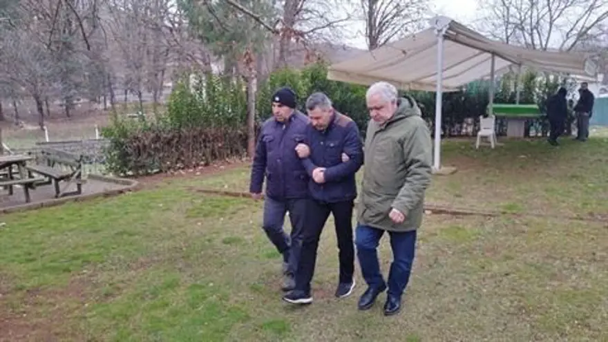 “UFAK TEFEK ŞEYLER VARDI” 1 “UFAK TEFEK ŞEYLER VARDI” 1