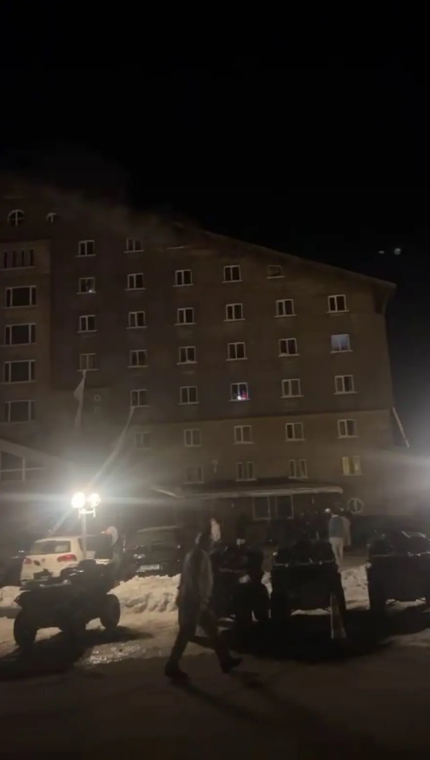 Kartalkaya'da otel yangını | Ölümden çarşaflarla kurtulmaya çalıştılar: Yardım edin, nereden çıkacağız? 5