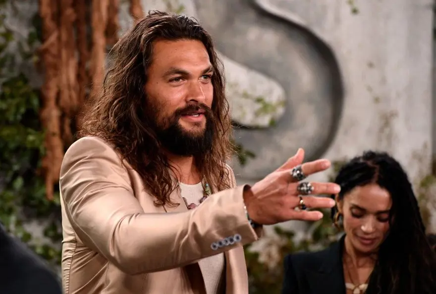 “MOORE, MOMOA’YI YAKIŞIKLI BULUYOR” 2