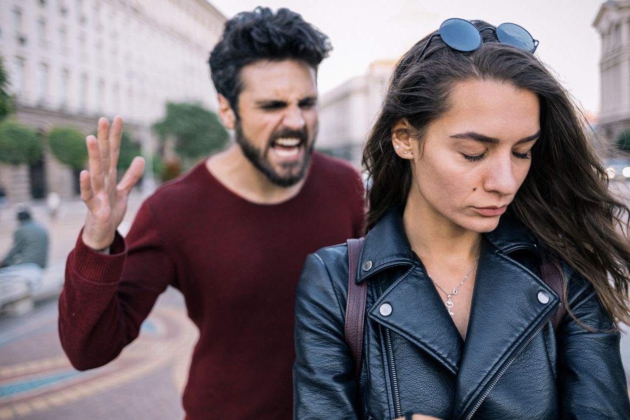 Partnerinizin sizi küçümsediğini gösteren 9 işaret