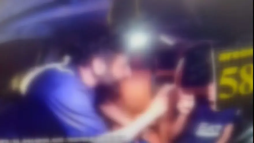 İstanbul'da takside dehşet anı: Taksiciyi ensesinden bıçakladı 