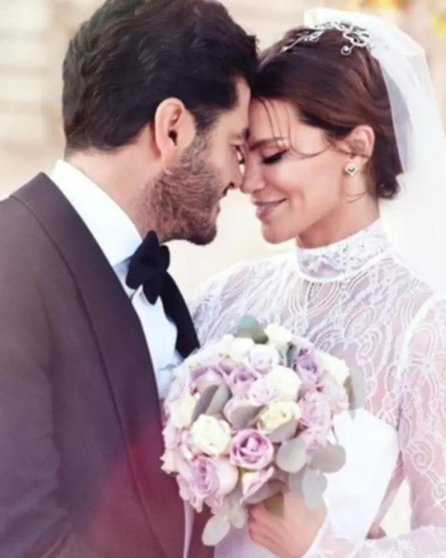 Ebru Şallı ile Uğur Akkuş boşanıyor! Şallı'dan ayrılık açıklaması 10 Ebru Şallı ile Uğur Akkuş boşanıyor! Şallı'dan ayrılık açıklaması 10