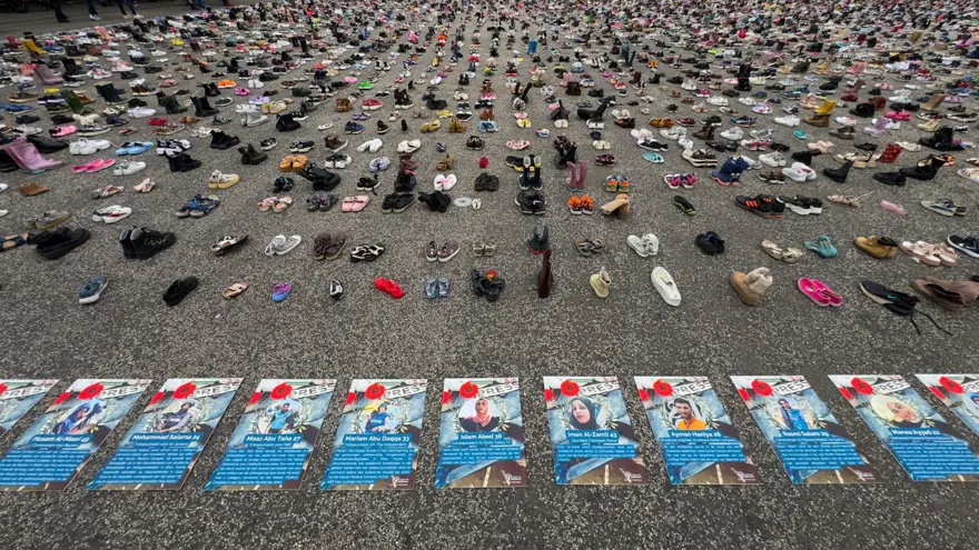 Hollanda'da Gazze'de ölen çocuklar ve gazeteciler anıldı 8 Hollanda'da Gazze'de ölen çocuklar ve gazeteciler anıldı 8