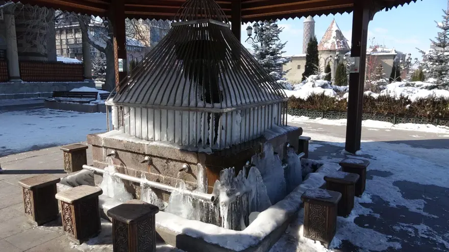 Doğu buz kesti: Termometreler eksi 32,7 dereceyi gösterdi 6