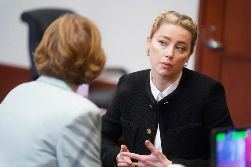 Amber Heard, Johnny Depp'e 1 milyon dolarlık borcunu ödedi 1