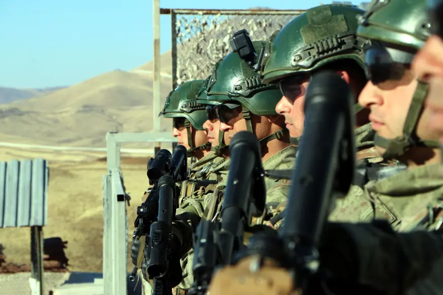 Van-İran sınırına 25 katmanlı güvenlik duvarı!  Yüzde 70'i tamamlandı 7