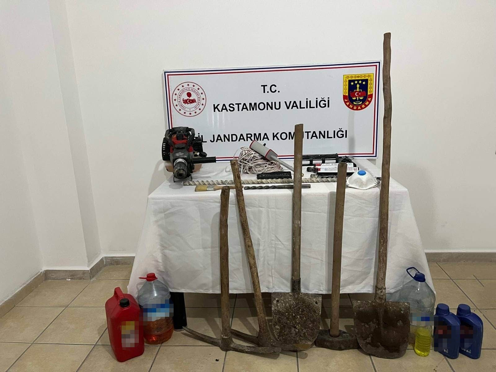 Kaçak kazıya 5 gözaltı