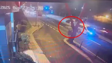 Trafik magandası can aldı: Yolun karşısına geçmek isteyen anne ve kızına çarptı