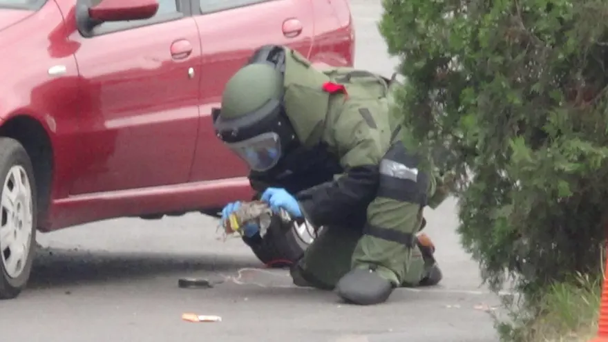 Boşanmak isteyen eşinin aracına sahte bomba düzeneği yerleştirdi 1