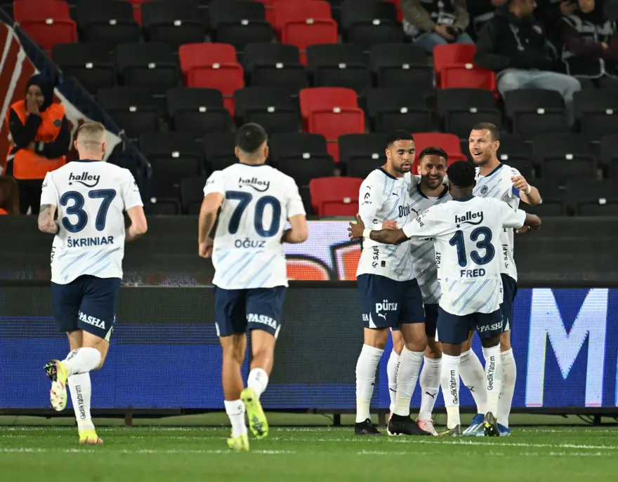 Fenerbahçe'de yaprak dökümü başlıyor: "11 isme teşekkür edilecek, 5 yıldız iyi teklife gönderilecek" 2