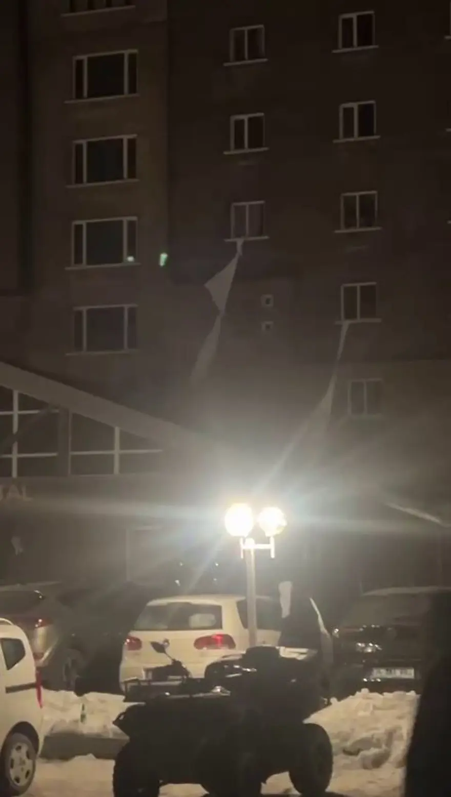 Kartalkaya'da otel yangını | Ölümden çarşaflarla kurtulmaya çalıştılar: Yardım edin, nereden çıkacağız? 4