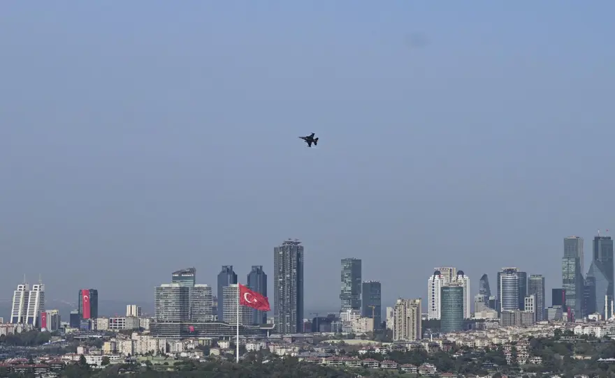 Türk Yıldızları ve SOLOTÜRK 100. yıl için İstanbul semalarında 13