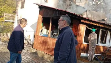 Bolu’da 2 katlı ev küle döndü