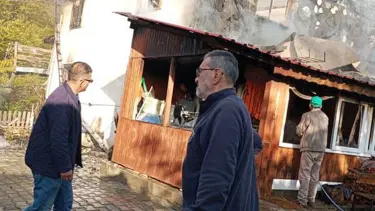 Bolu’da 2 katlı ev küle döndü