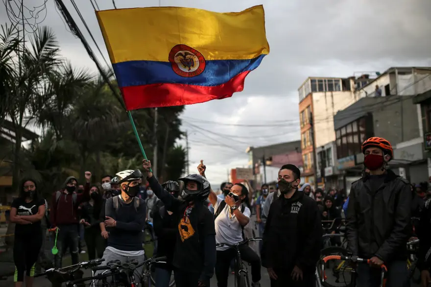 Kolombiya'da polis şiddeti protestoları: 10 ölü 11