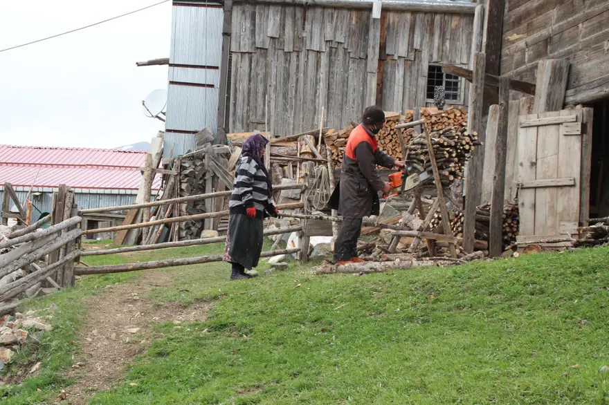 Corona virüs vakası görülmeyen yaylada yaşıyorlar 5