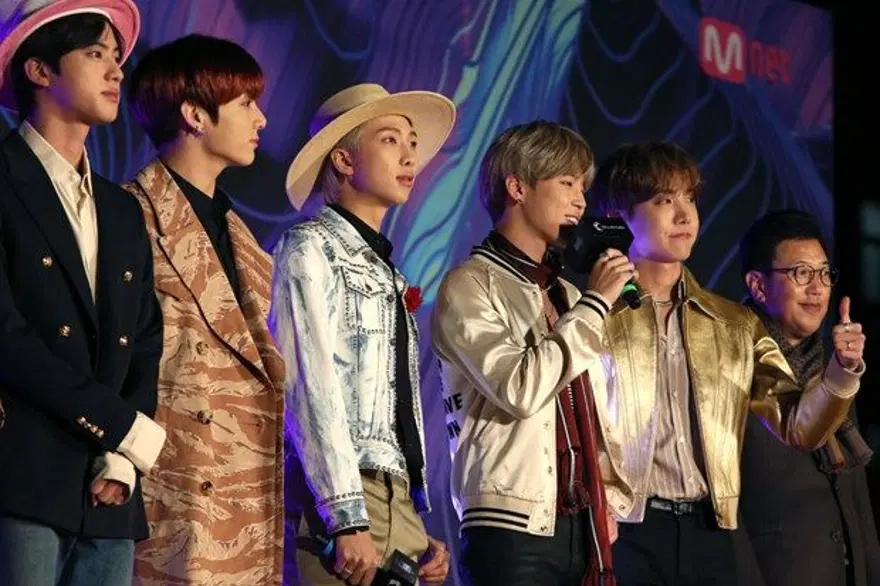 BTS yeni şarkısı Dynamite'la rekor kırdı: Yarım saatte 12 milyon izlenme 1 BTS yeni şarkısı Dynamite'la rekor kırdı: Yarım saatte 12 milyon izlenme 1