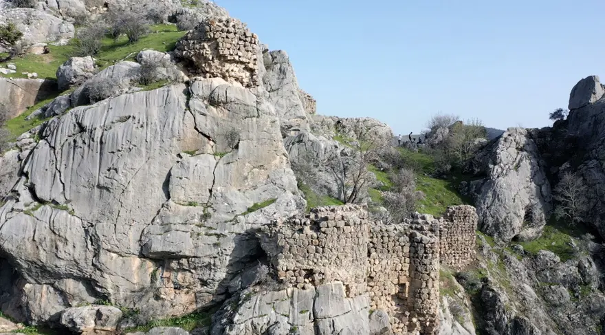Adıyaman'da Fırat Nehri kıyısında 1800 yıllık askeri gözetleme kulesi tespit edildi 7 Adıyaman'da Fırat Nehri kıyısında 1800 yıllık askeri gözetleme kulesi tespit edildi 7