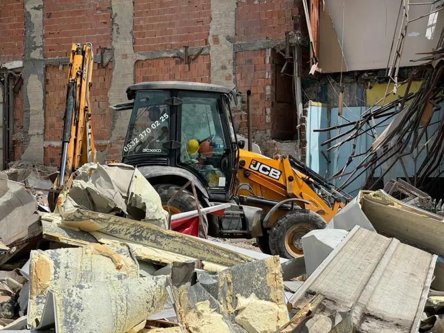 İstanbul’daki Uluslararası Emniyet Otogarı’nda yıkım 3