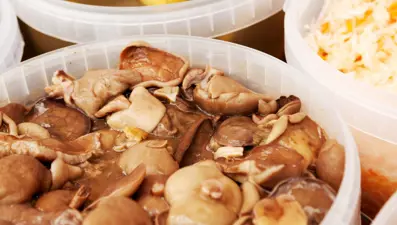 Asla yıkanmaması gereken 5 yiyecek: Bakteri üretimi zirveye çıkıyor