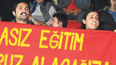 ‘Parasız eğitim’ pankartı 19 ay sonra özgür