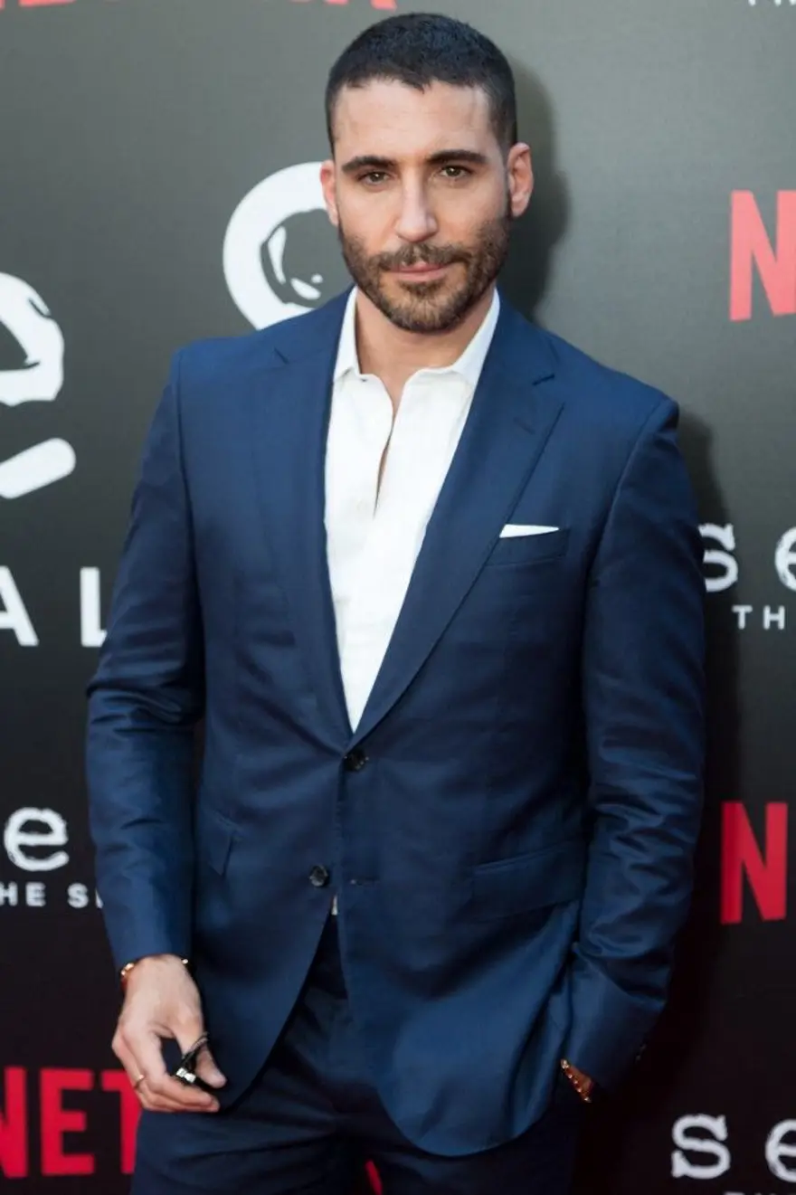 Kaan Yıldırım'dan ayrılan Hande Erçel'e Miguel Angel Silvestre'den yakın takip 1