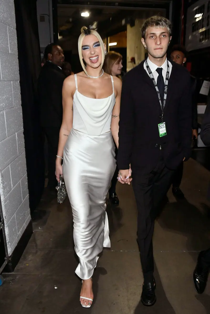 Dua Lipa ile Anwar Hadid ayrıldı 2 Dua Lipa ile Anwar Hadid ayrıldı 2