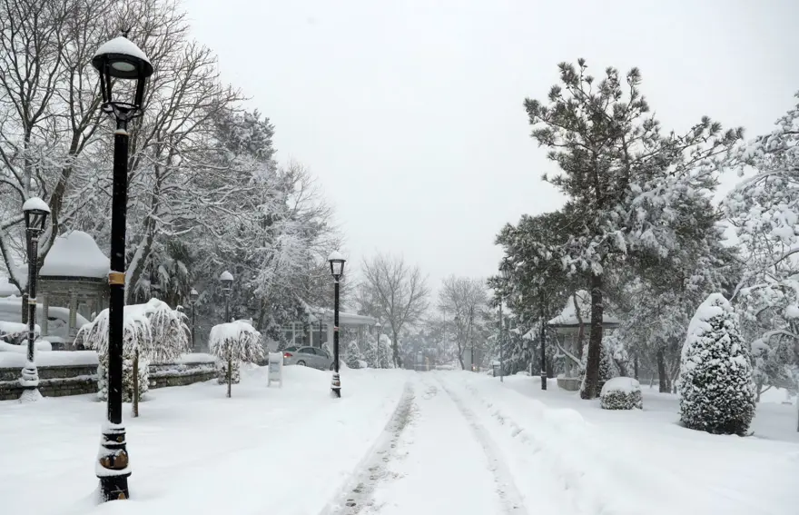 İstanbul'da kar yağışı devam ediyor (AKOM ilçe ilçe kar kalınlıklarını paylaştı) 10